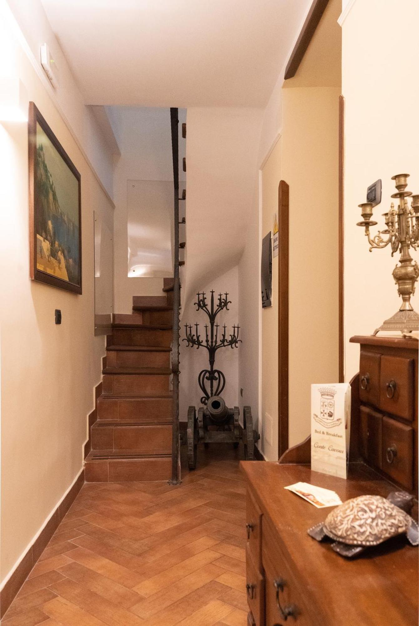 Conte Cavour 3* Napoli