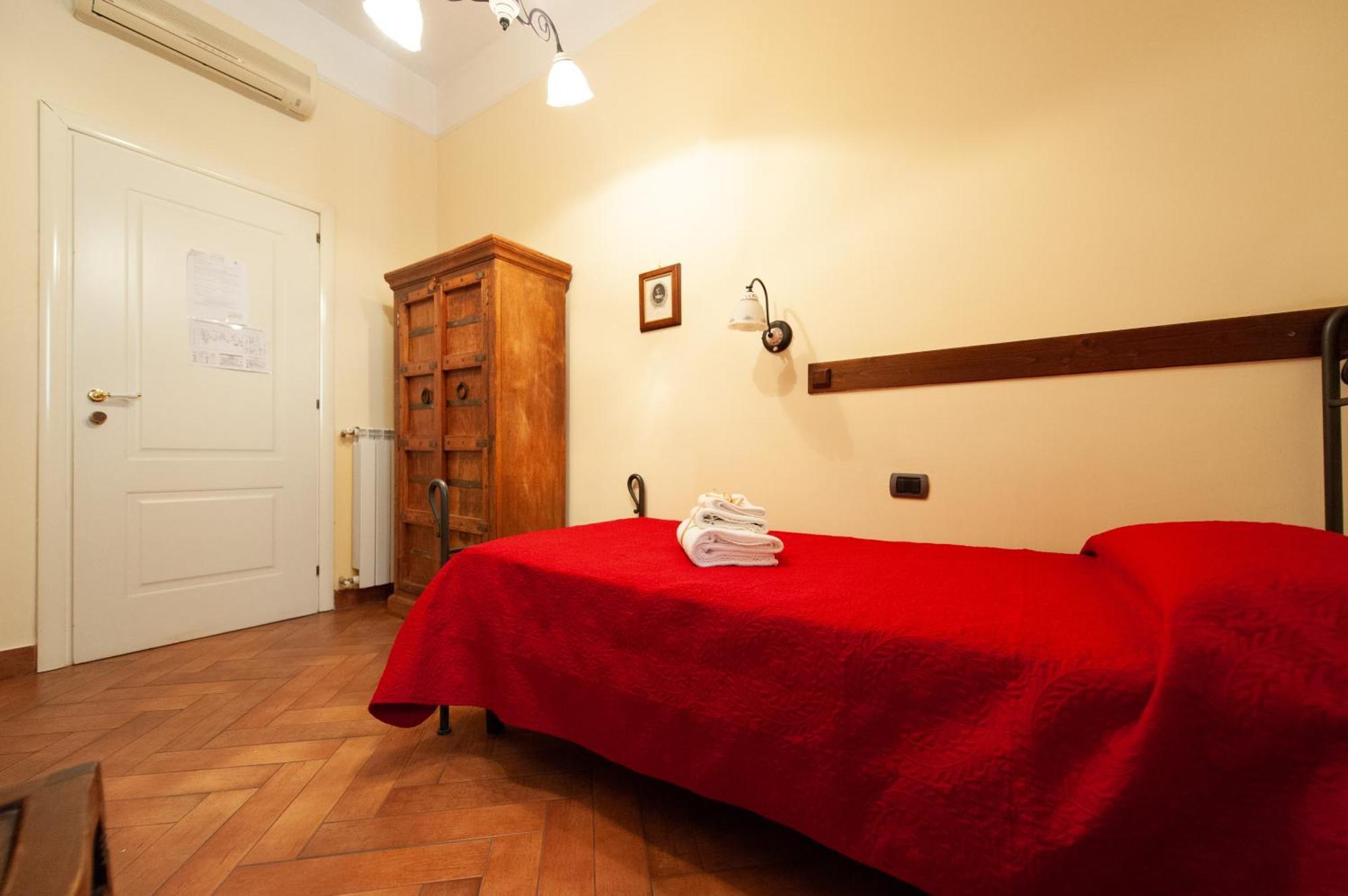 Conte Cavour 3* Napoli